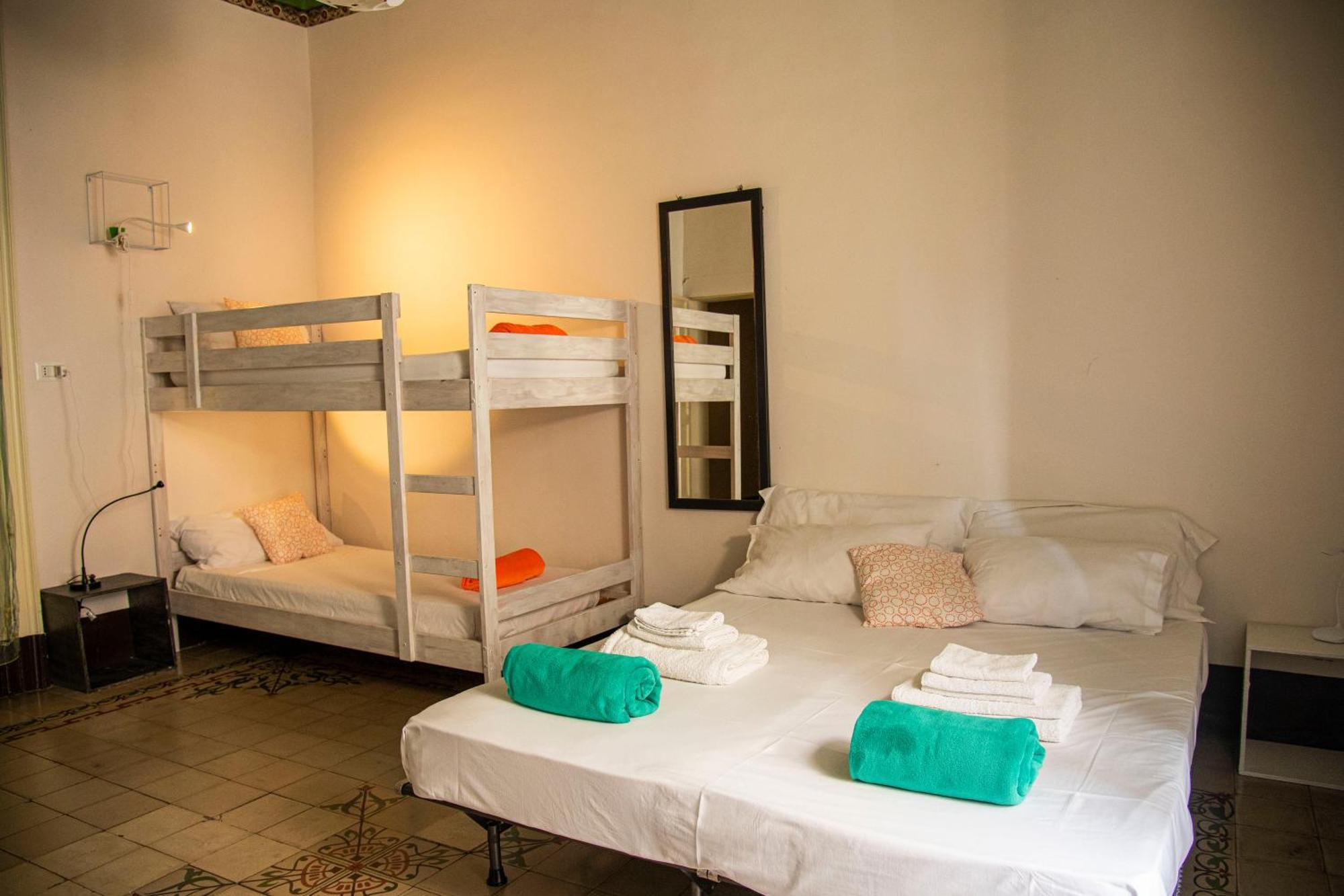 Mitha'S Rooms Catania Exterior foto